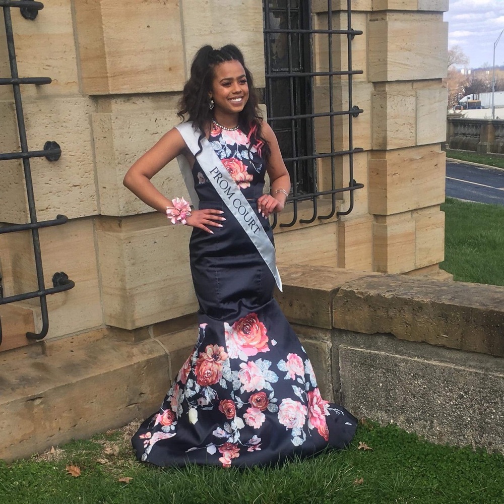 Prom dress , size 4